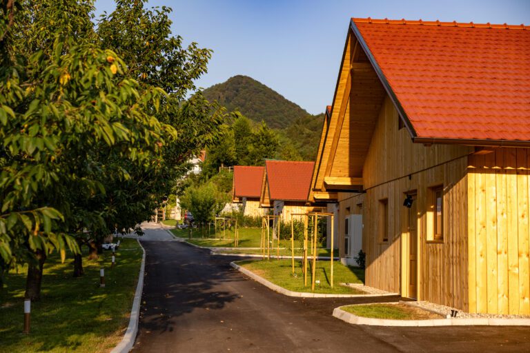 9D42E647-1D48-44E8-AA7B-9452FAE464F7