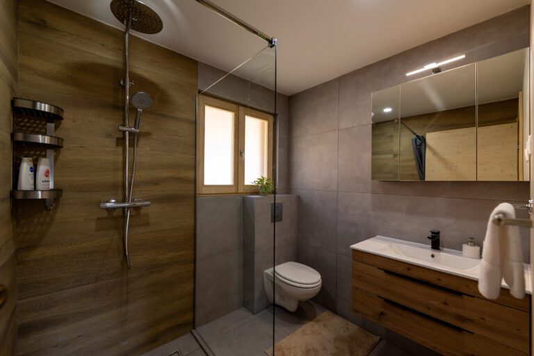 D5F52469-24E7-4B33-92C0-D995B2CC6E02